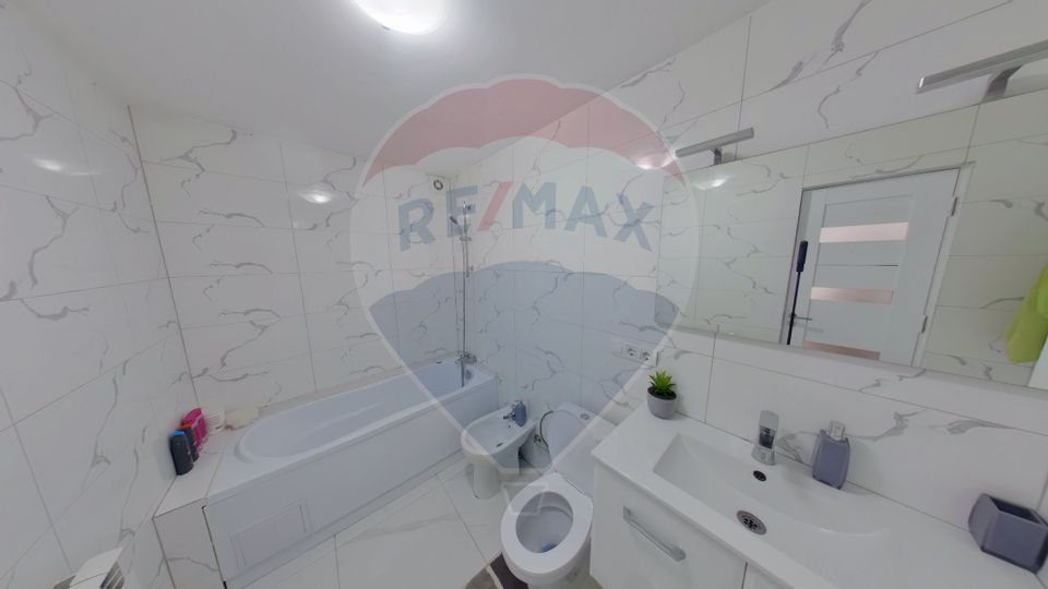 Casă / Vilă cu 3 camere de vânzare în zona Est