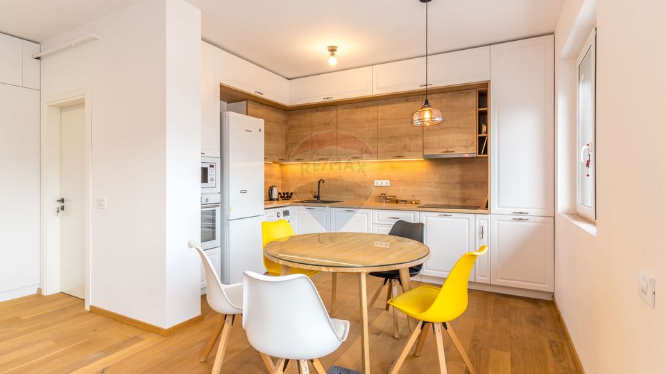 Apartament tip Penthouse cu 2 camere de vânzare