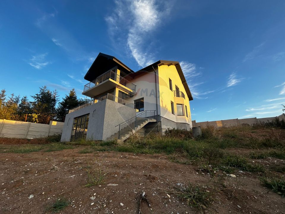 6 room House / Villa for sale