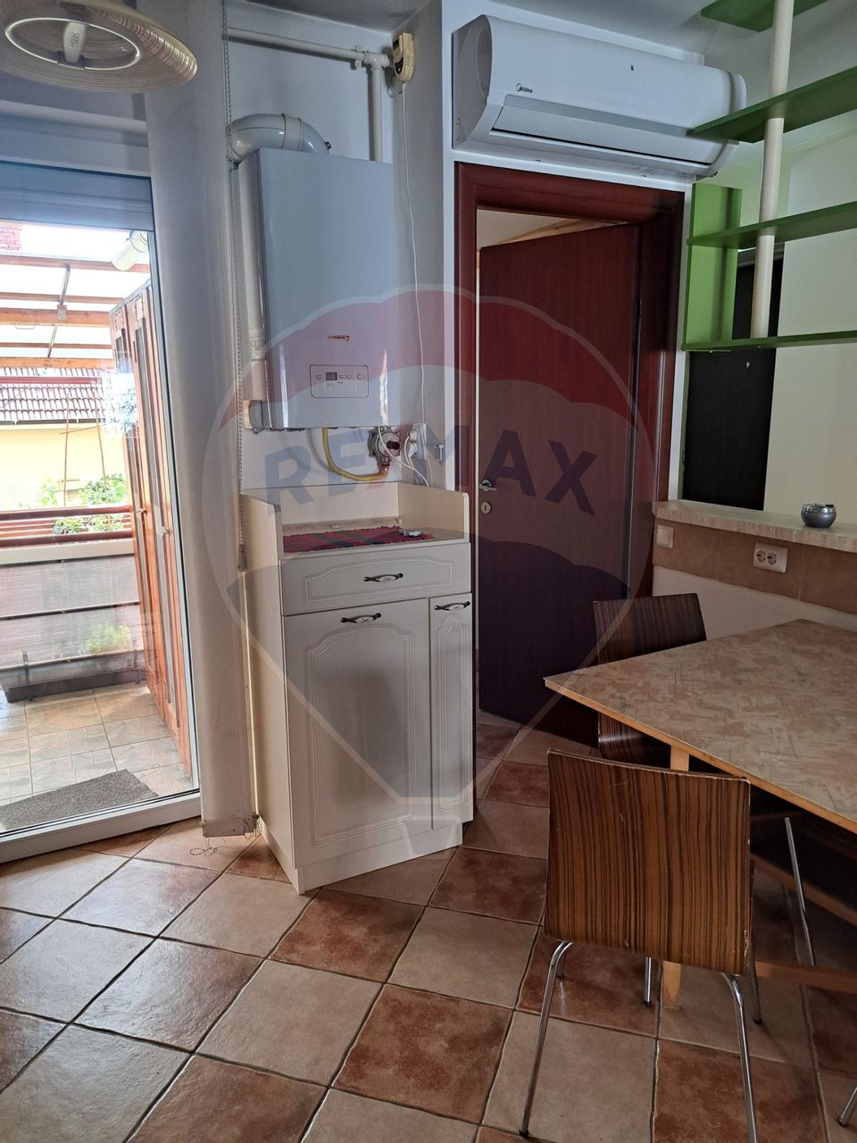 De inchiriat apartament modern, ultracentral, 4 camere cu terasa, Cluj