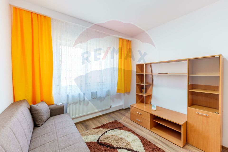 Apartament la prima inchiriere  modern 3 camere zona Intim