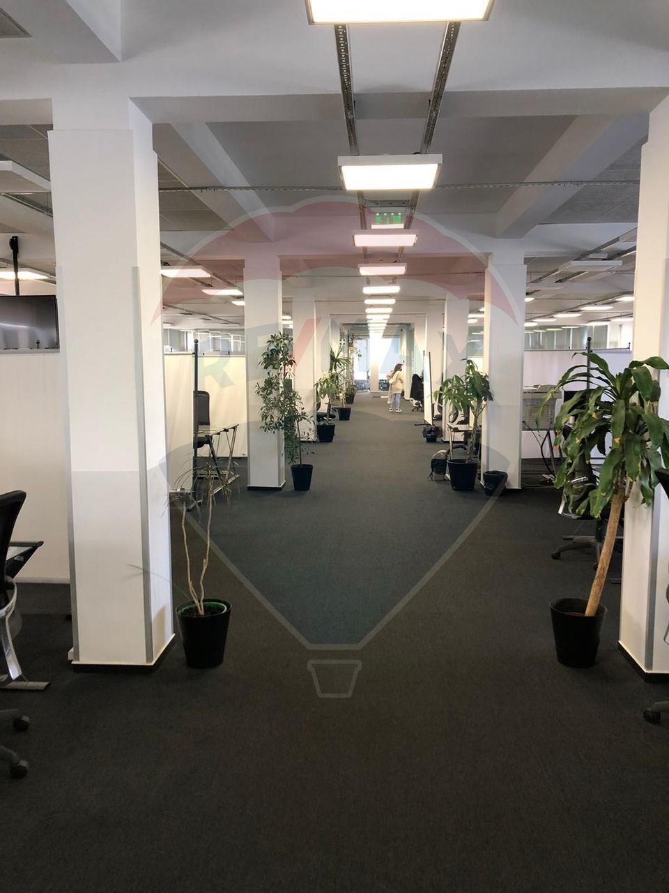 Spațiu de birouri de 4,000mp de vânzare în zona Industriilor