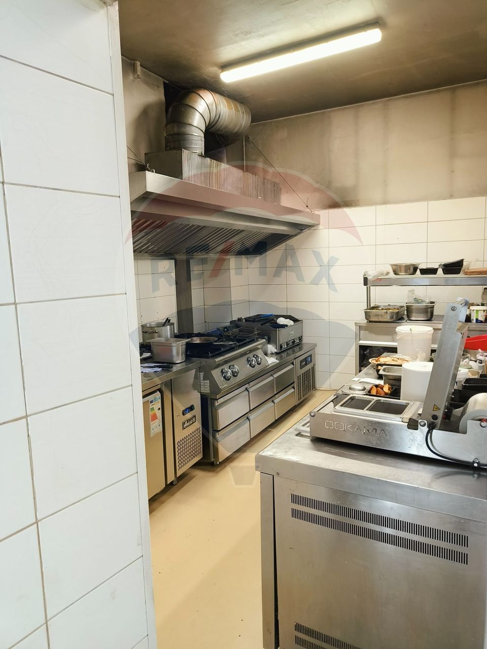 129sq.m Commercial Space for sale, Semicentral area