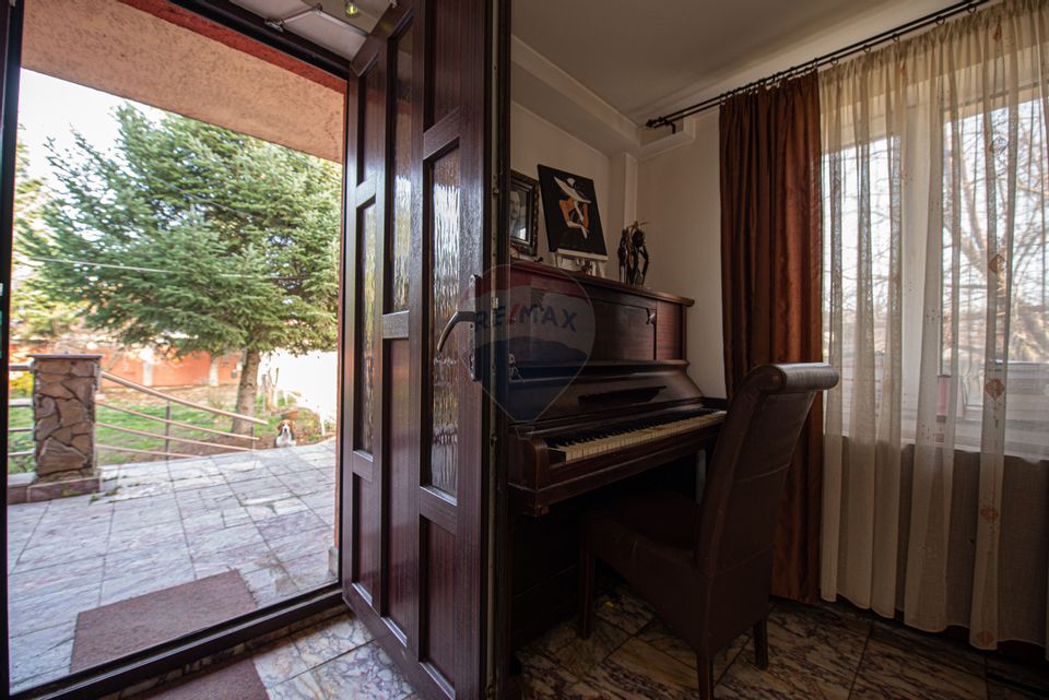 Casa 9 camere de vanzare 1200mp teren Cornetu Padure Lac Mihailesti