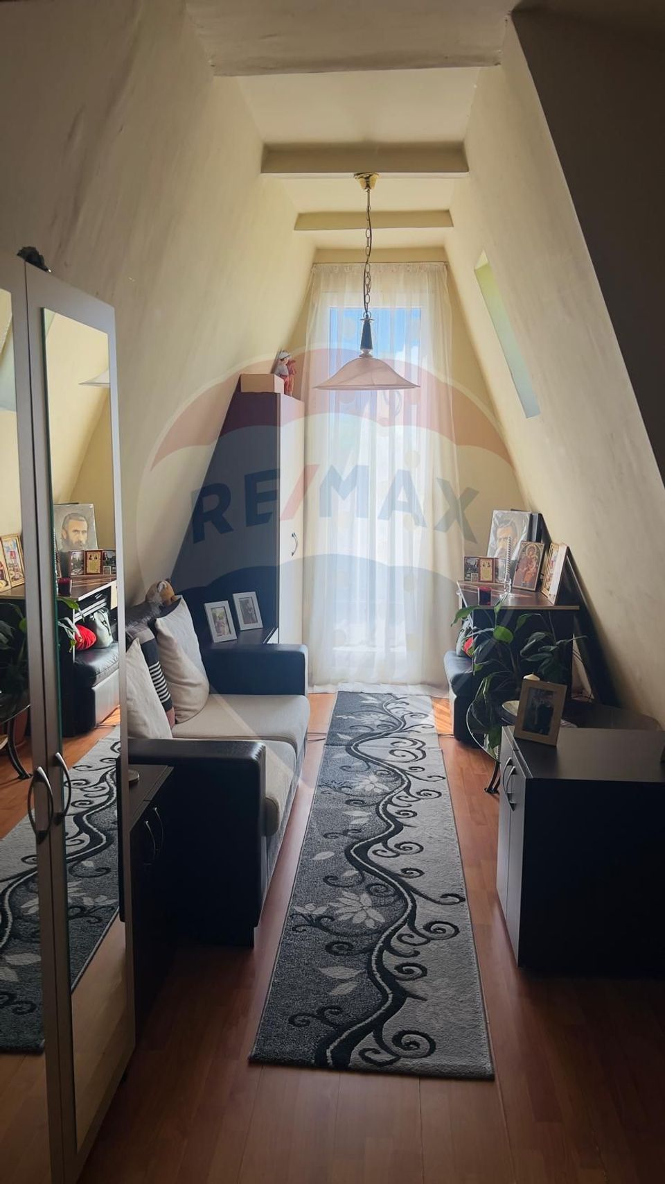 Casă / Vilă cu 4 camere de vânzare