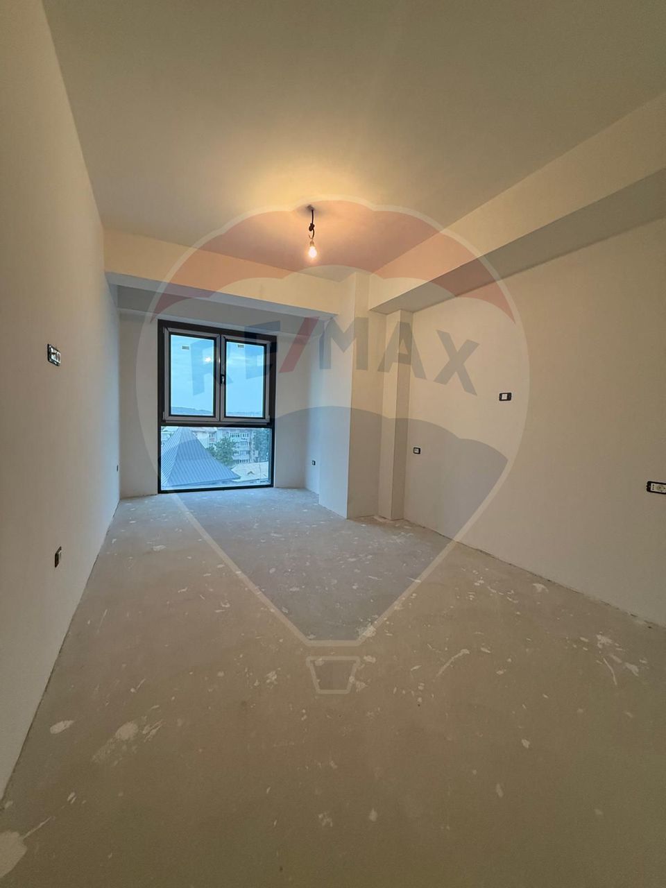 Apartament cu 3 camere de vânzare în zona Burdujeni
