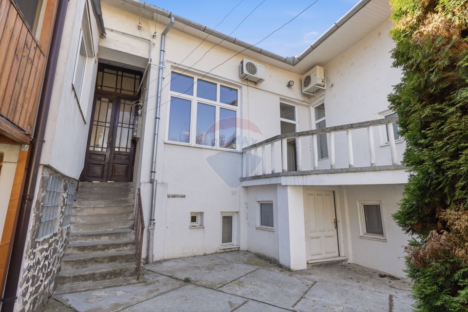 4 room Apartment for sale, Central area