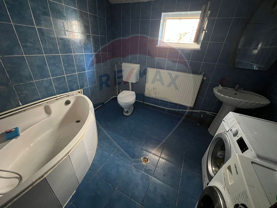 Apartament cu 4 camere de vânzare în zona Central