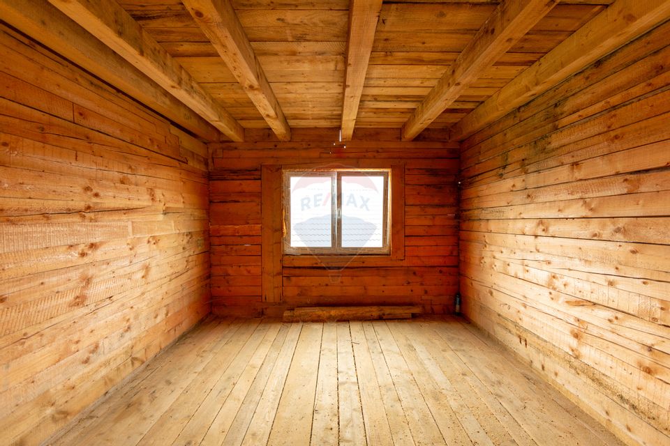 Duplex spațios – oportunitate pentru dezvoltatori sau două familii