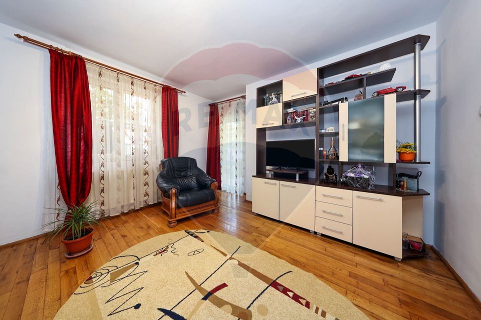 8 room House / Villa for sale, Central area