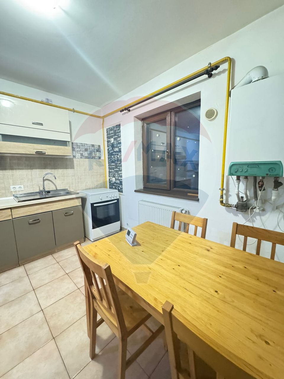 2 camere, bloc nou, central, etaj3/3