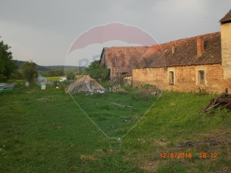 DE VANZARE Teren intr-un colț de Transilvanie autentică