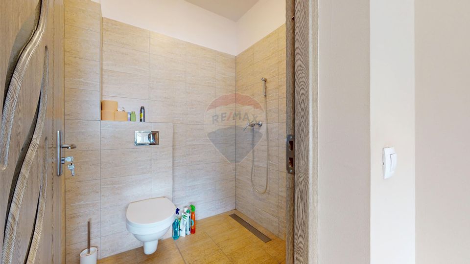 47sq.m Commercial Space for rent, Racadau area