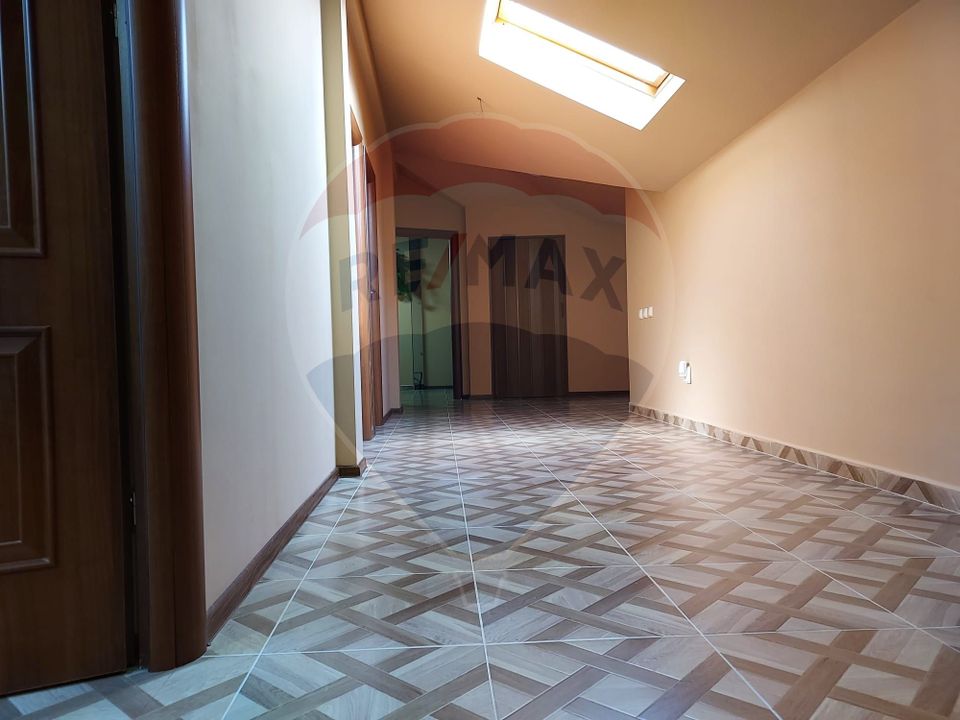 5 room House / Villa for sale