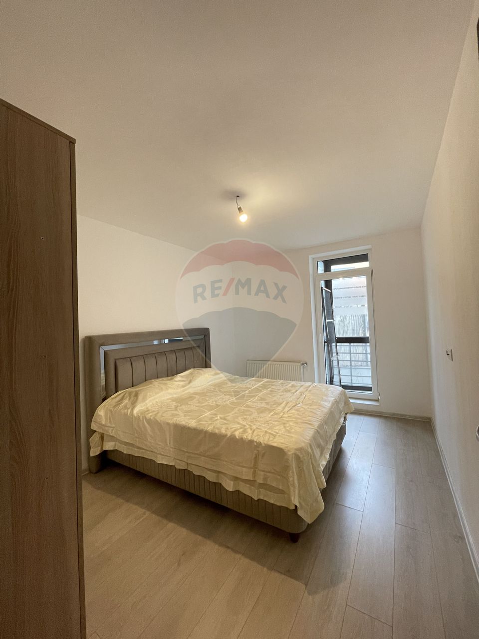 Apartament cu centrala si curte proprie - Vitan Mall