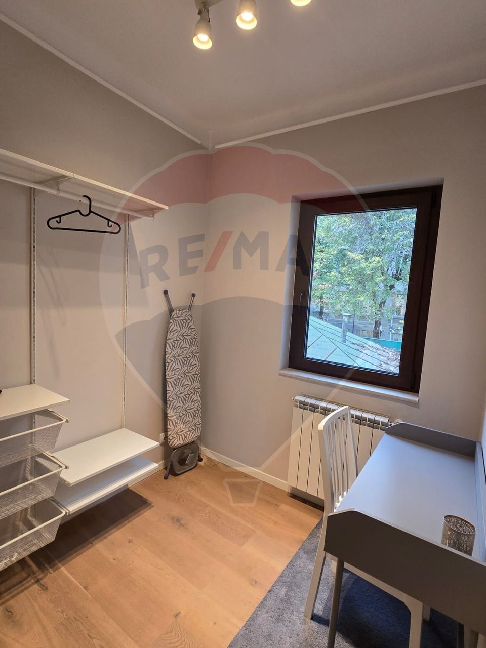 5 room Apartment for rent, Kiseleff area