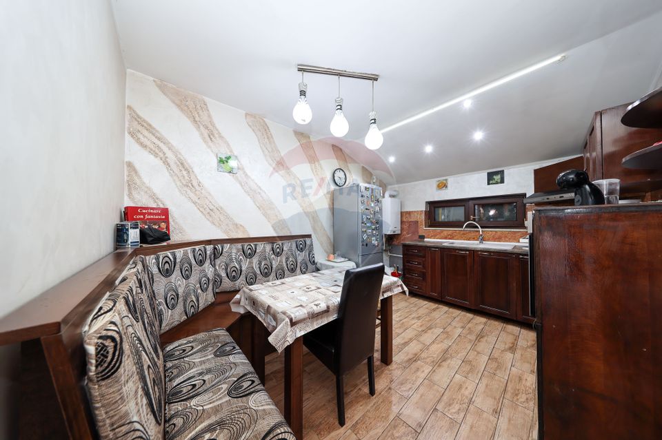 Conac, proprietate unica, in mijlocul naturii, Sacele!