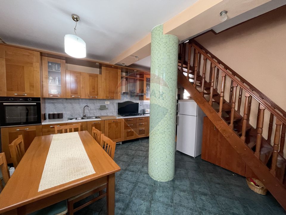 6 room House / Villa for sale, Lipovei area