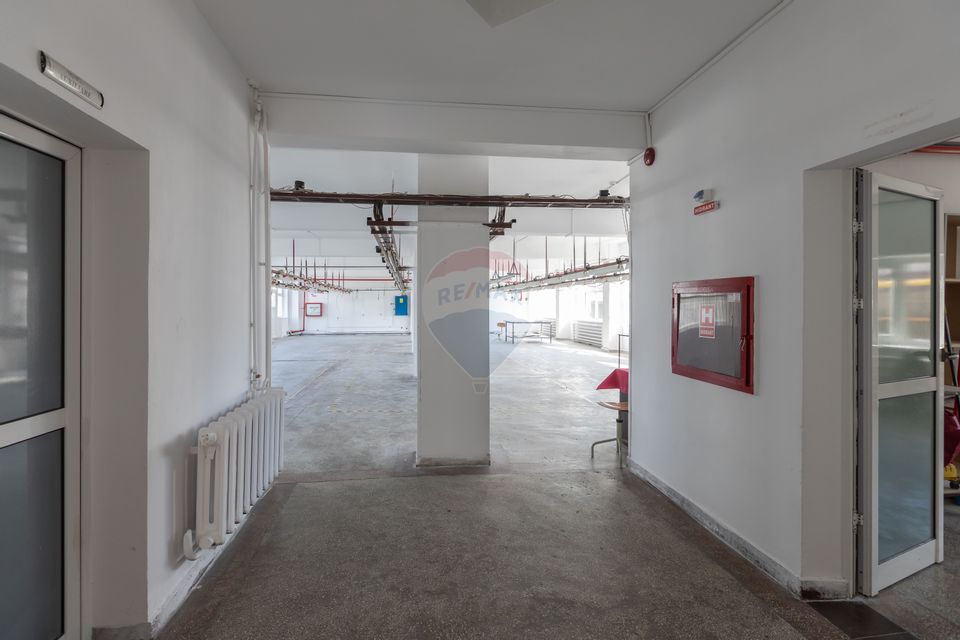 940sq.m Commercial Space for rent, Serbanesti area
