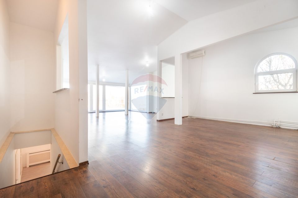 Vanzare Vila 5 camere cu terase mari si priveliste directa la lac