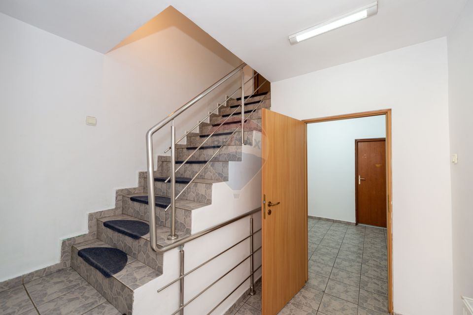 Villa with 10 rooms for rent, GF+GF+1+M, 284mpu, 220 sqm land