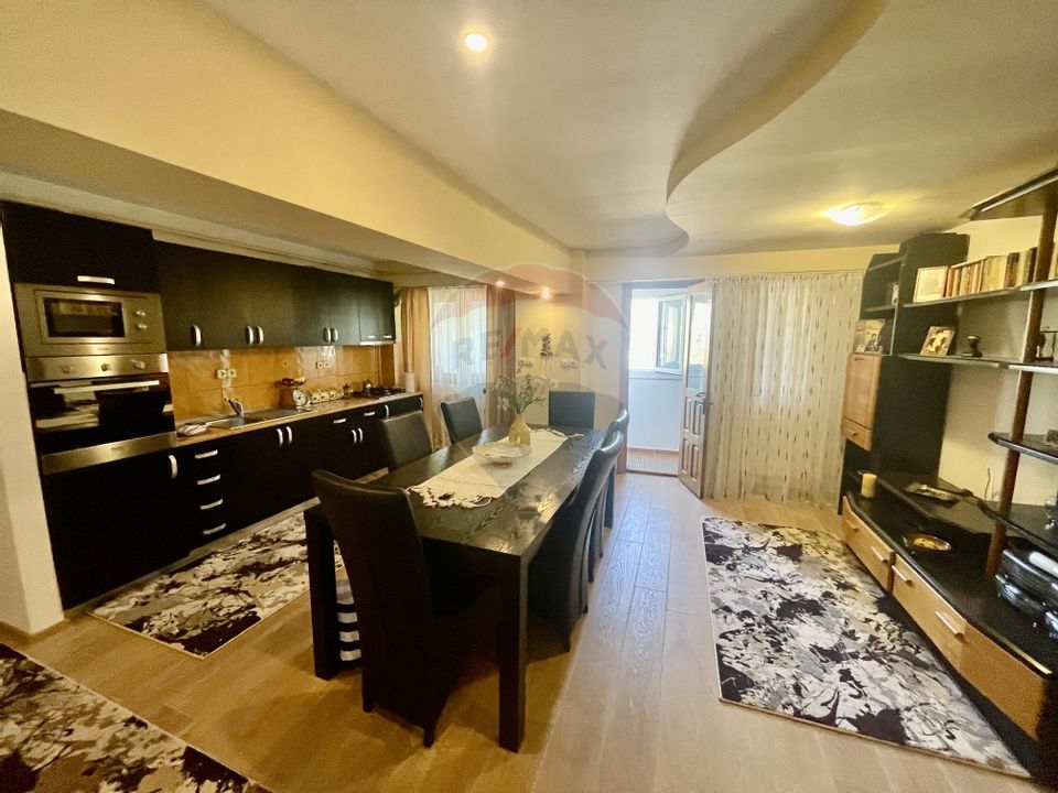 4 room Apartment for sale, Est area