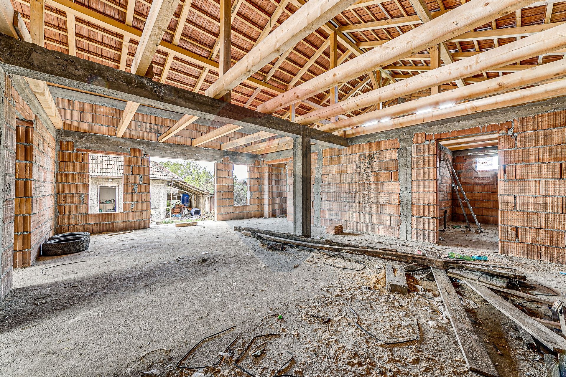 House/Villa 5 rooms for sale Arad, Firiteaz RMX102982 RE/MAX Romania