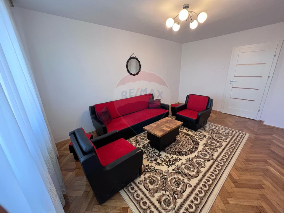 Apartament cu 3 camere de închiriat în Andrei Mureșanu, Garaj