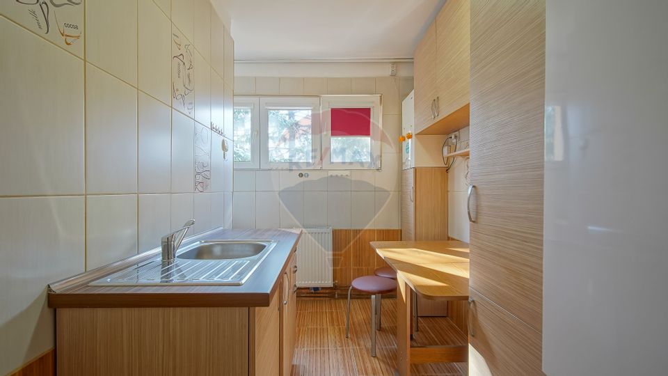 Apartament 2 cam de închiriat în Astra