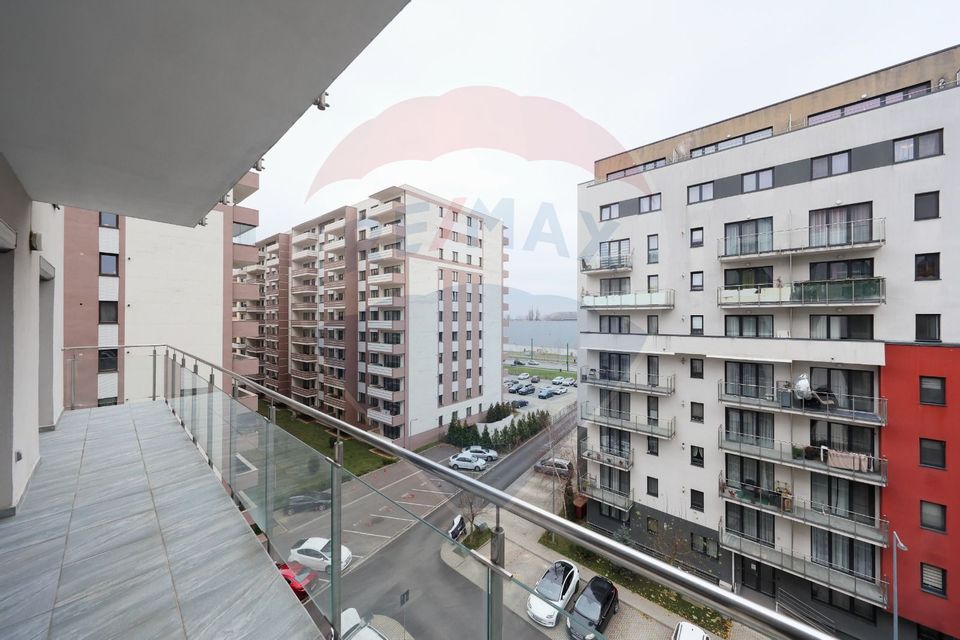 3 room Apartment for sale, Tractorul area