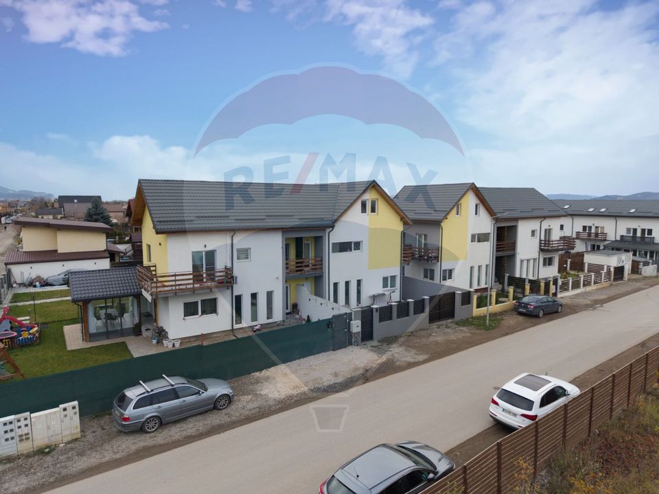 Casă 4 camere, de inchiriat, Izvor!