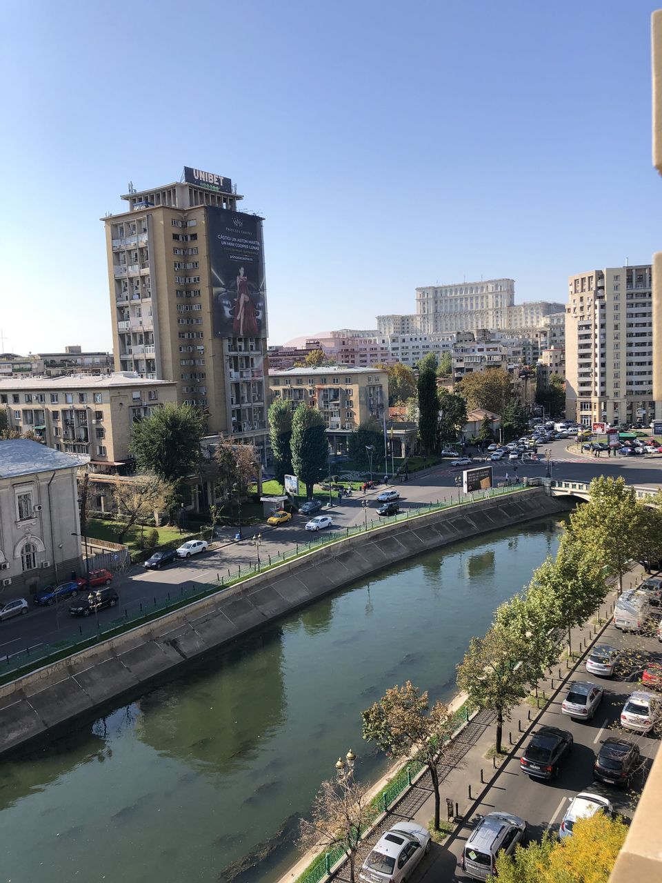 Garsonieră decomandată, vedere catre Dâmbovița, Unirii- bloc fara risc