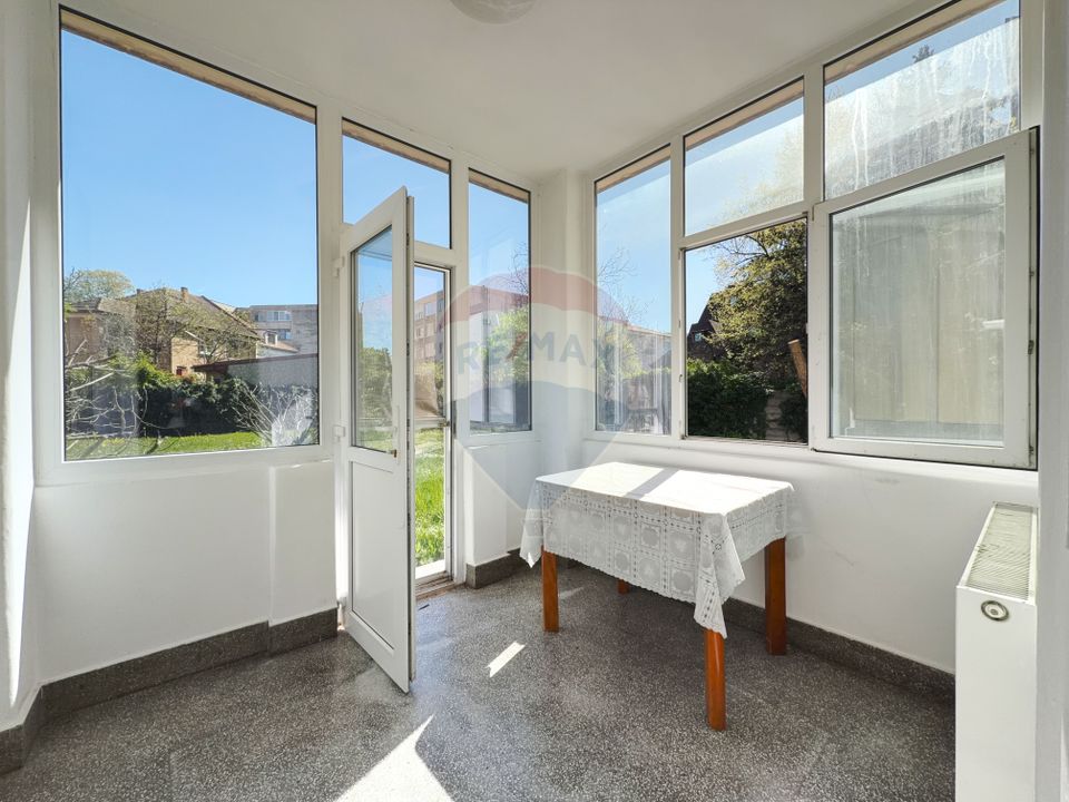 Casă / Vilă cu 5 camere de vânzare în zona Tipografilor