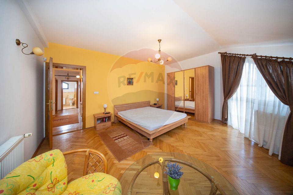 Casă elegantă în cea mai bună zonă din Cristian – COMISION 0%