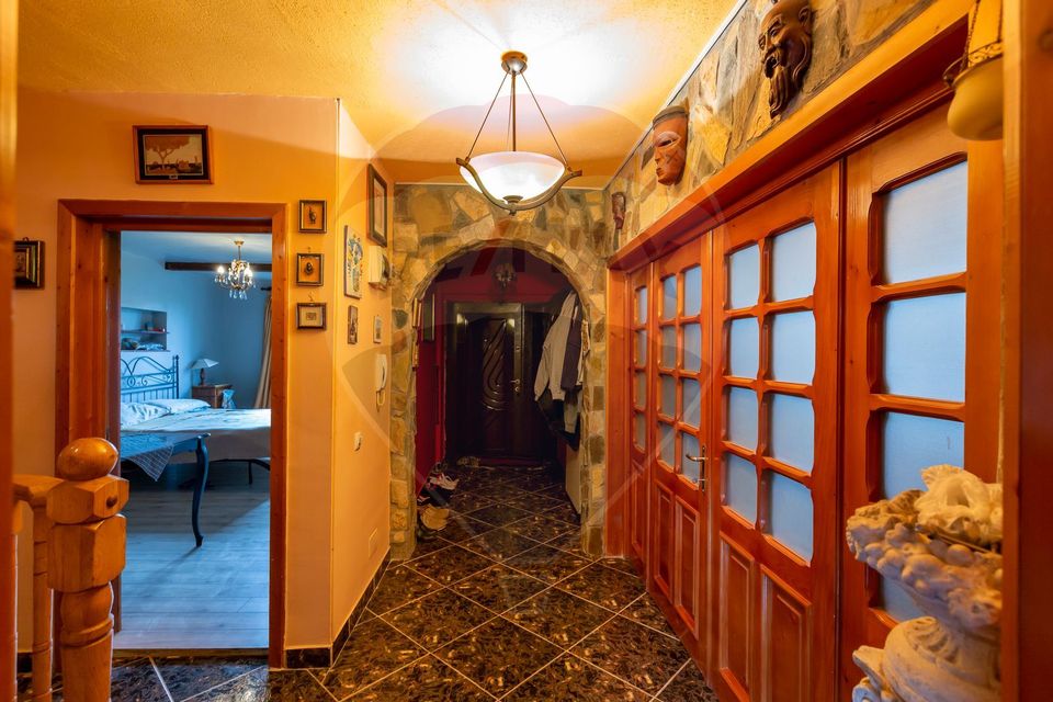 7 room House / Villa for sale, Vest area