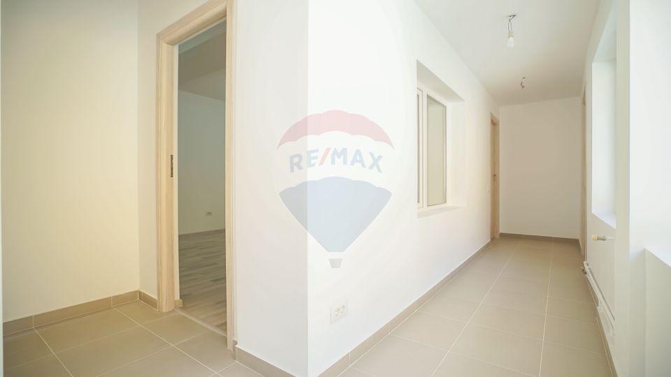 Casa renovată, cu garaj si teren de 679 mp, Scheii Brașovului