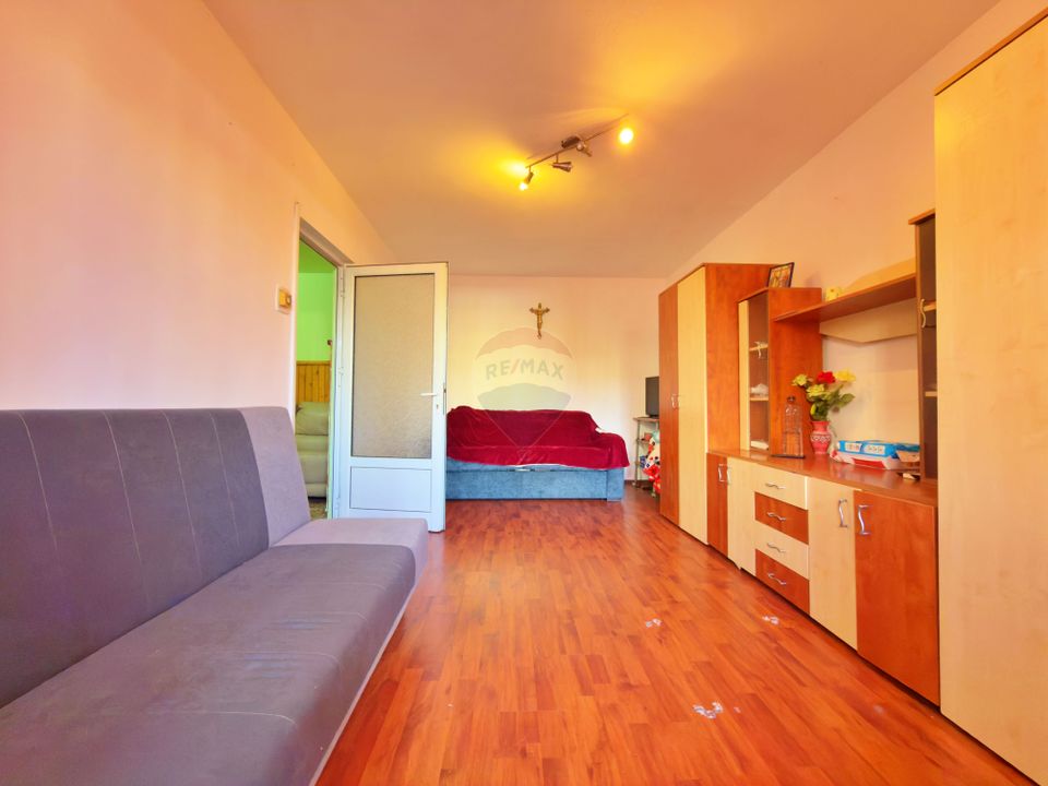 Apartament decomandat cu 2 camere de vânzare / Aurel Vlaicu - Arad