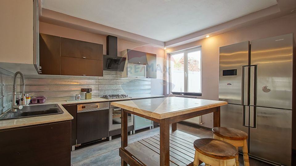 Apartment with Tâmpa View, Historic House – Unirii Square, Brașov