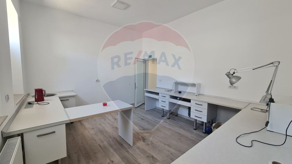 Apartament cu 2 camere decomandat de vânzare Centru
