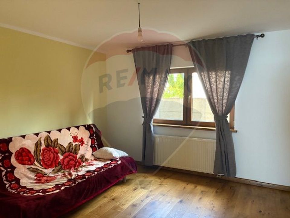 Casă / Vilă cu 5 camere de vânzare