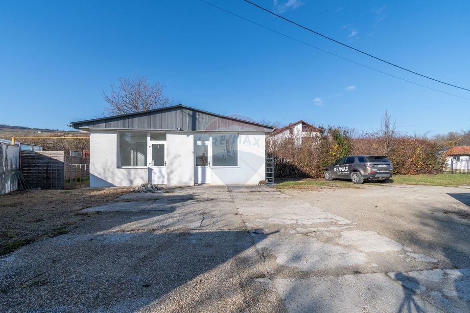 58.35sq.m Commercial Space for rent