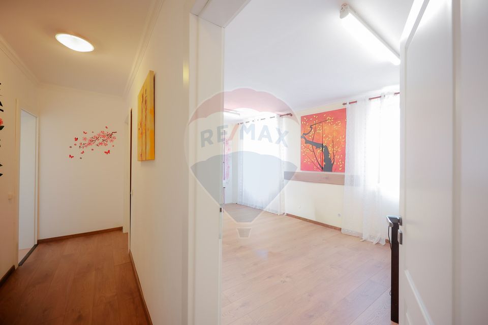 235sq.m Commercial Space for rent, Ultracentral area