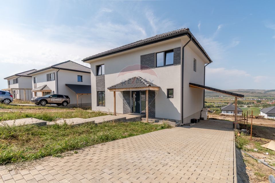 4 room House / Villa for sale