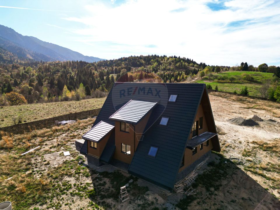 Vilă superba A-Frame cu vedere panoramică catre Varful Omu si Bucegi