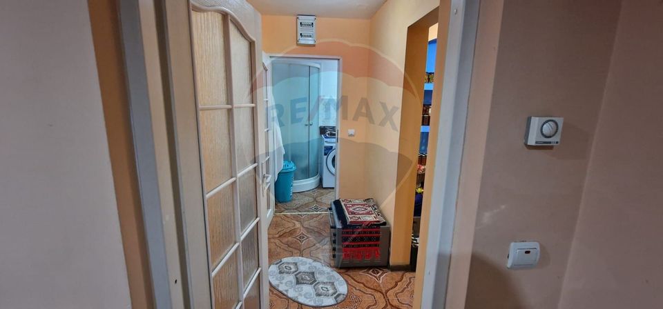 Apartament 3 camere parter cu intrare separata, Buhusi/Bacau