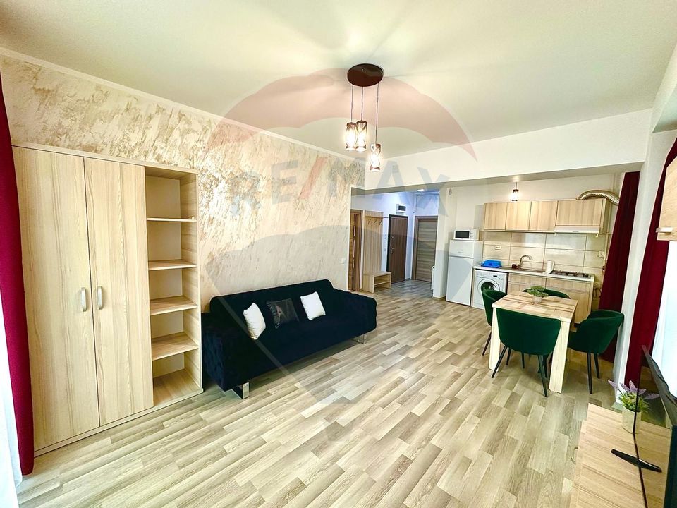 Apartament cu 3 camere de vânzare în zona Central