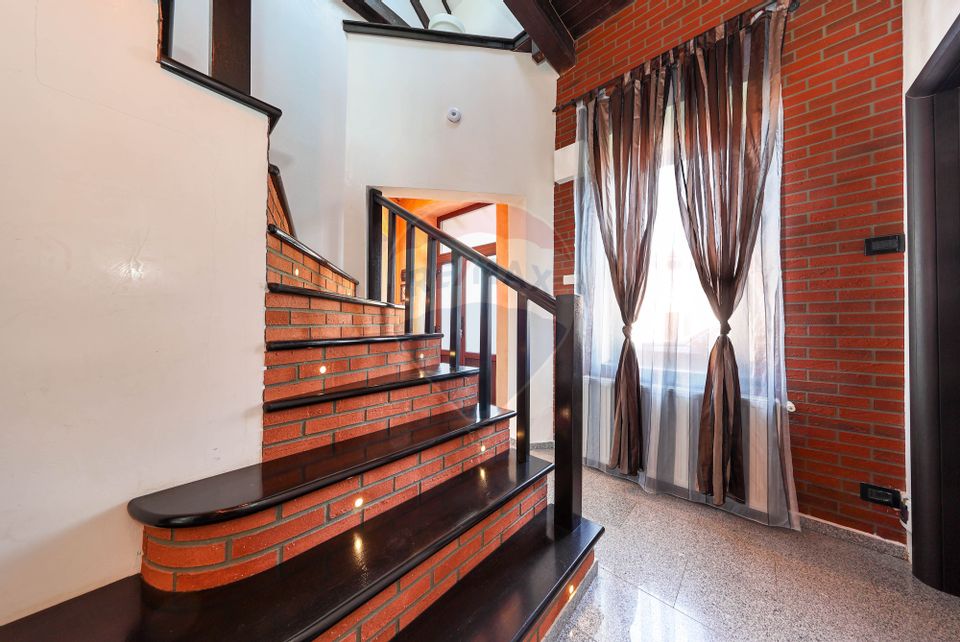 Proprietate deosebita cu spatiu de relaxare si piscina incalzita