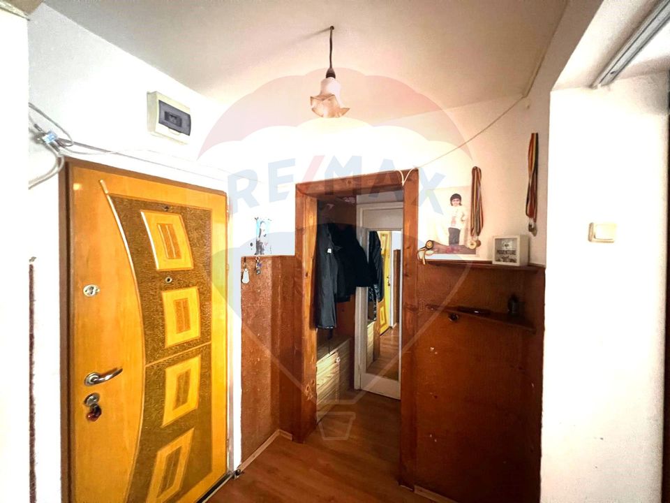 Apartament cu 3 camere de vânzare strada Stadionului zona Milcov