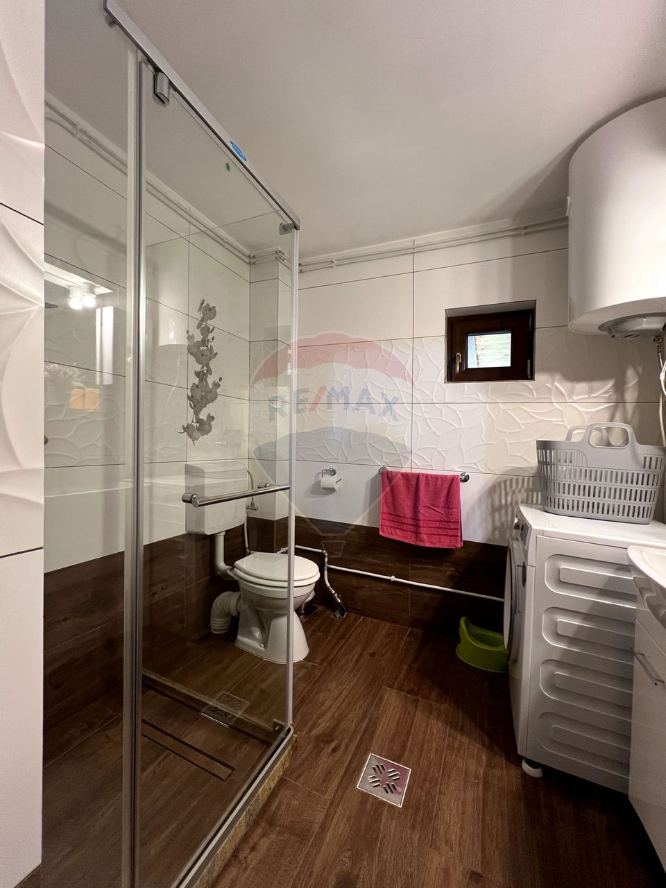 Casă de vacanță, de vânzare, pretabilă locuință sau afacere hotelieră