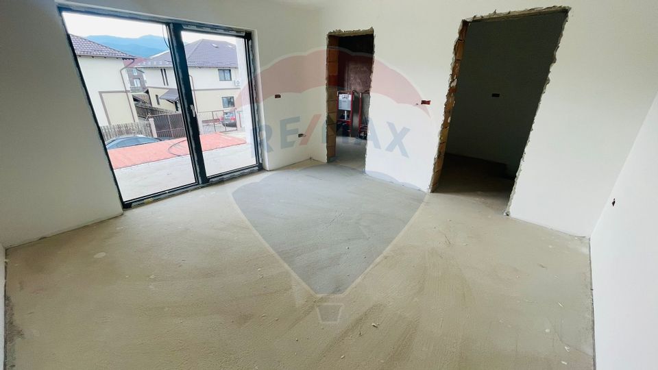 Casă de vânzare Brasov – 3 dormitoare, 3 băi, 140 mp utili